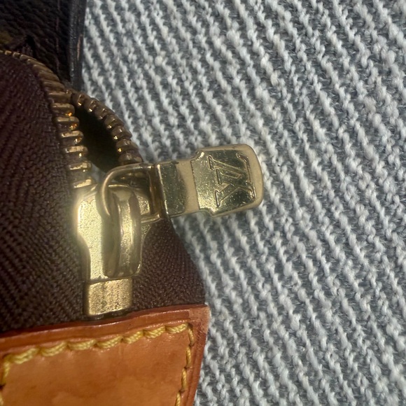 Louis Vuitton Babylon Brown Leather Shoulder Bag - Picture 2 of 2